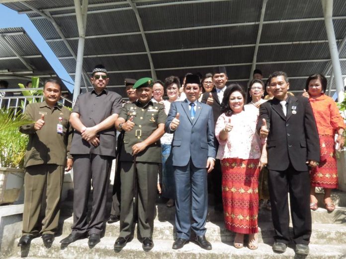 Hardiknas Manado Foto Bersama dengan Walikota Manado