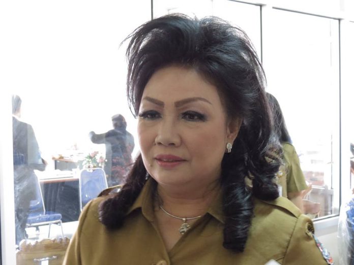 deasy Lumowa Kadis Pendidikan Manado Deasy Lumowa