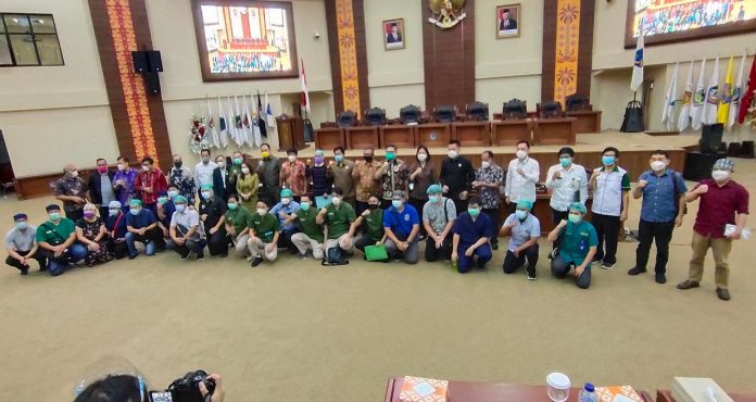 komisi-4-dprd-sulut-bersama-rektorat-unsrat-dan-mahasiswa-ppds