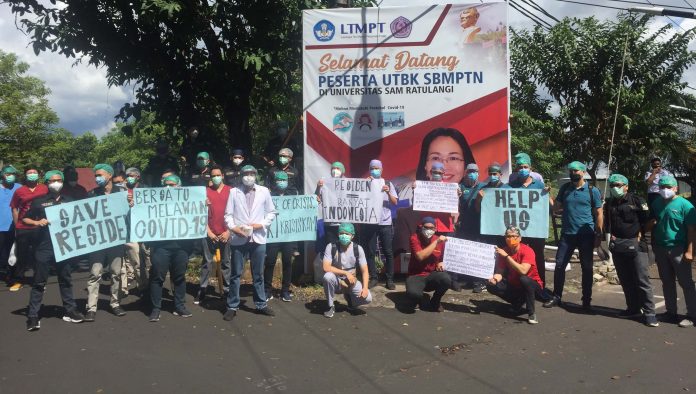 aksi-bisu-mahasiswa-ppds-1-unsrat aksi bisu mahasiswa ppds-1 unsrat